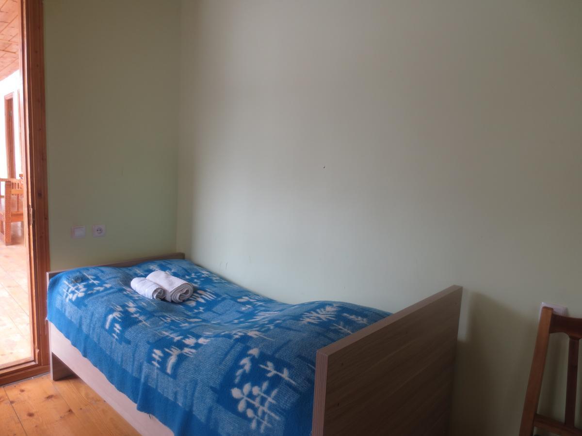 Irma Beso & Aleko Khergianis Guesthouse Mestia Extérieur photo